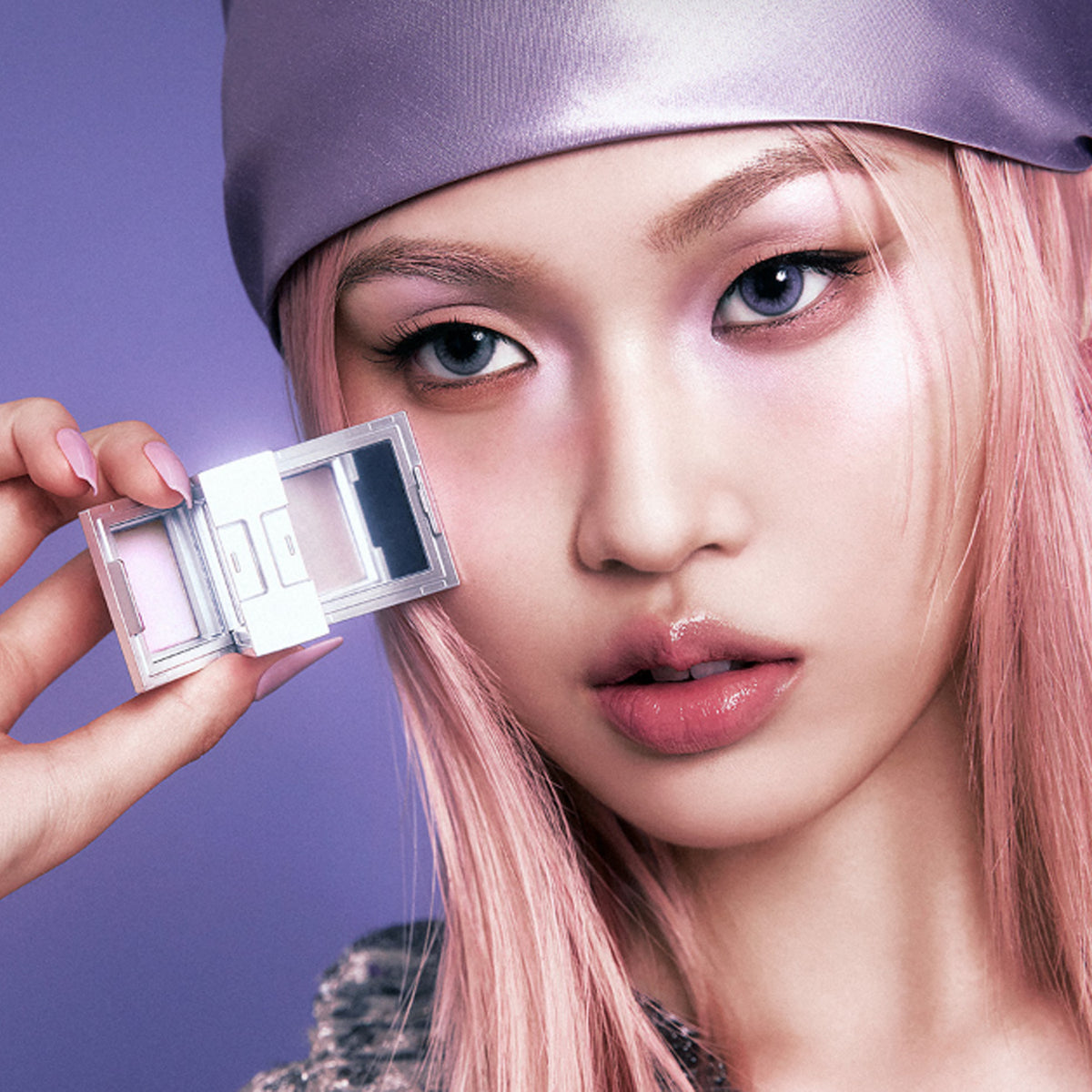 TWO SLASH FOUR Strobing Face Cube 3.4g 3 colors