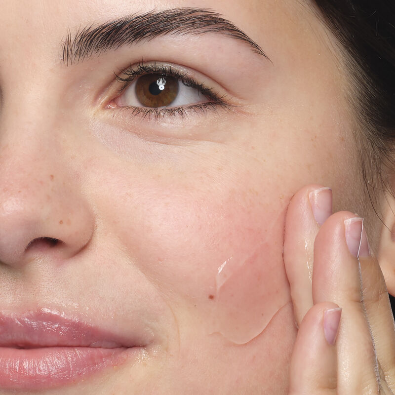 The Ordinary Natural Moisturizing Factors + Beta Glucan, 30ml, formulated to provide essential hydration and skin nourishment.