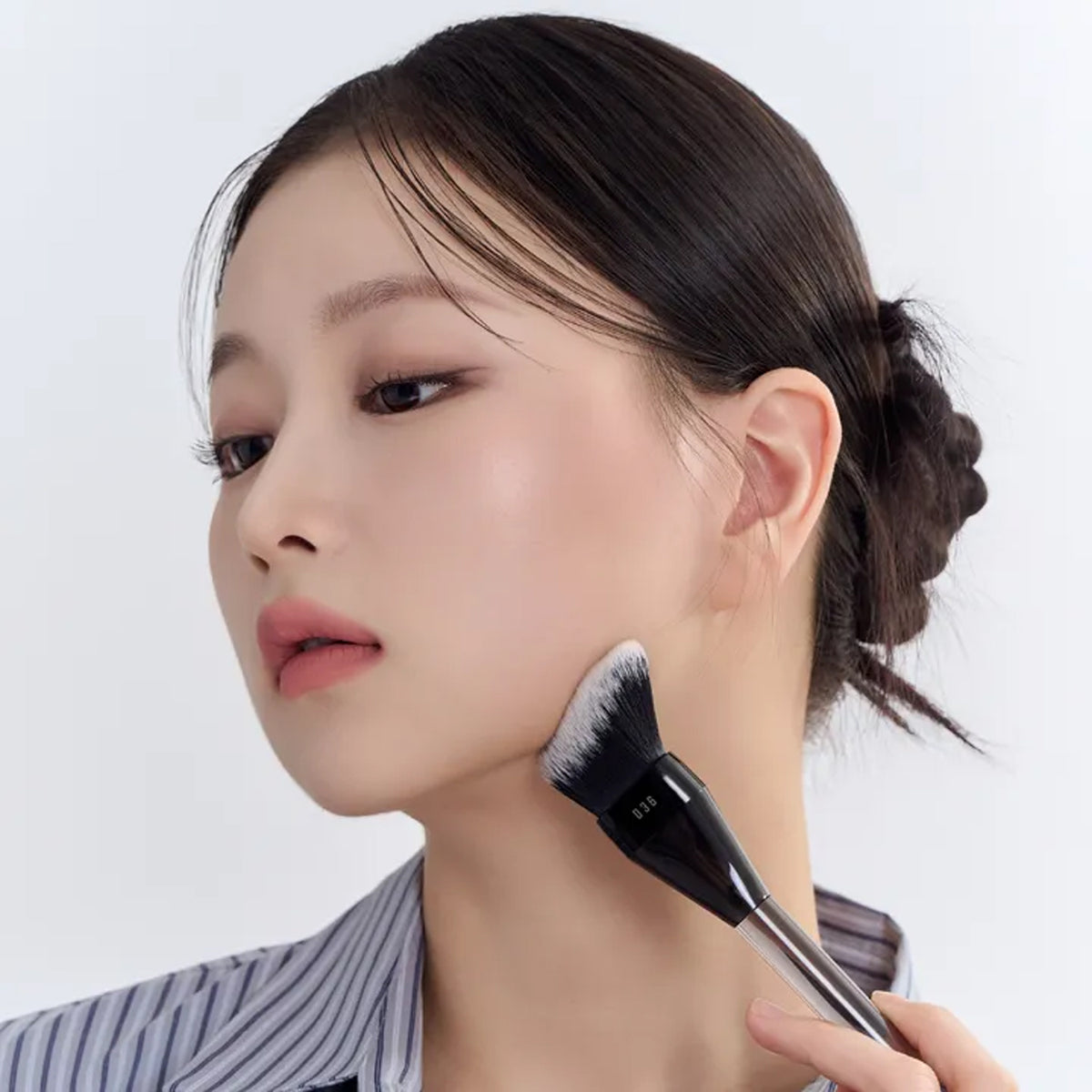 ohgnus [Cheongdam Artist Collaboration] Introduction to Base Makeup (Powder + Foundation + Blusher)